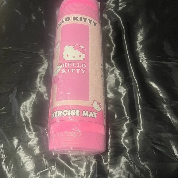HELLO KITTY exercise mat , NWT​ - Picture 8 of 8